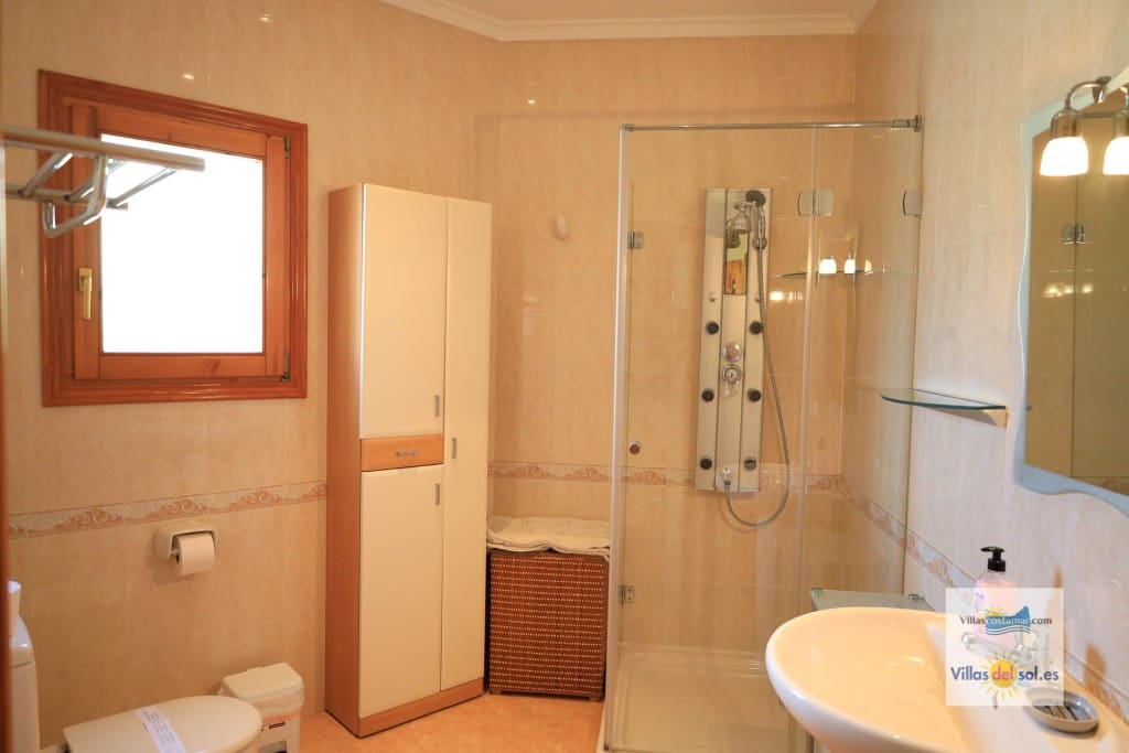 4 slaapkamer Villa te huur in Benitachell / Benitatxell met zwembad garage - € 2.400 (Ref: 9880597)