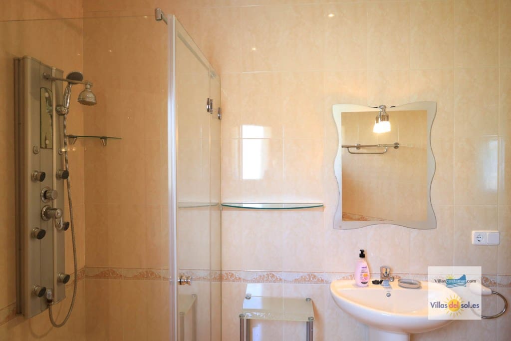 4 slaapkamer Villa te huur in Benitachell / Benitatxell met zwembad garage - € 2.400 (Ref: 9880597)