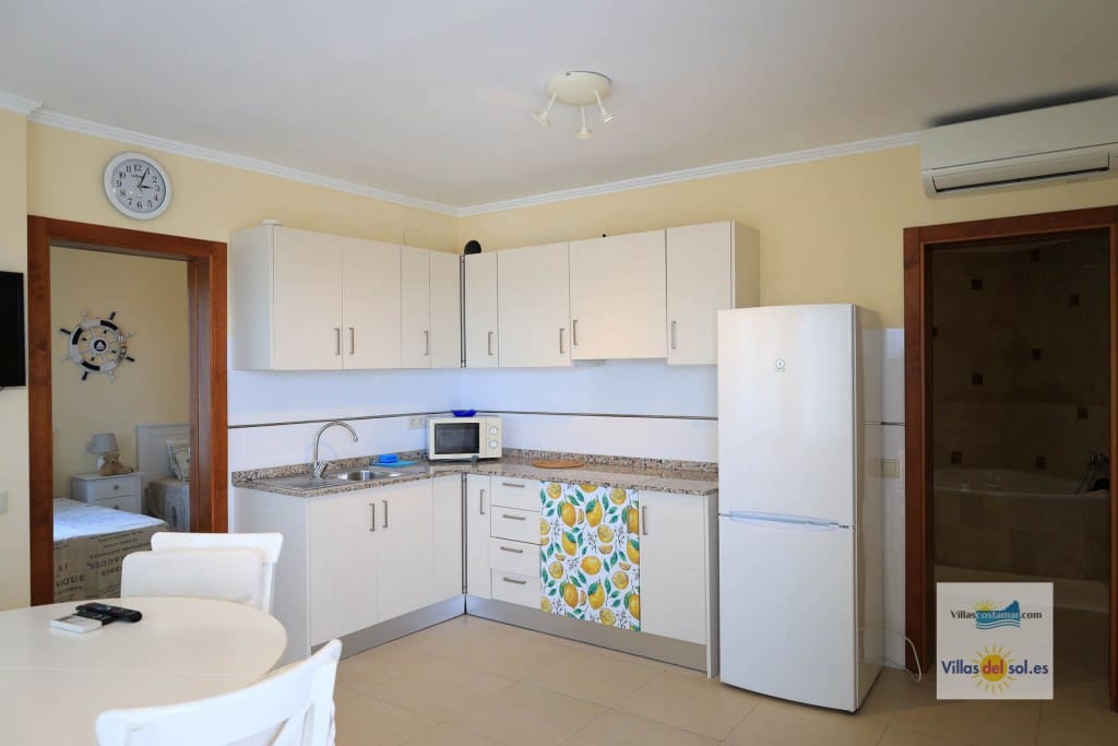 4 slaapkamer Villa te huur in Benitachell / Benitatxell met zwembad garage - € 2.400 (Ref: 9880597)