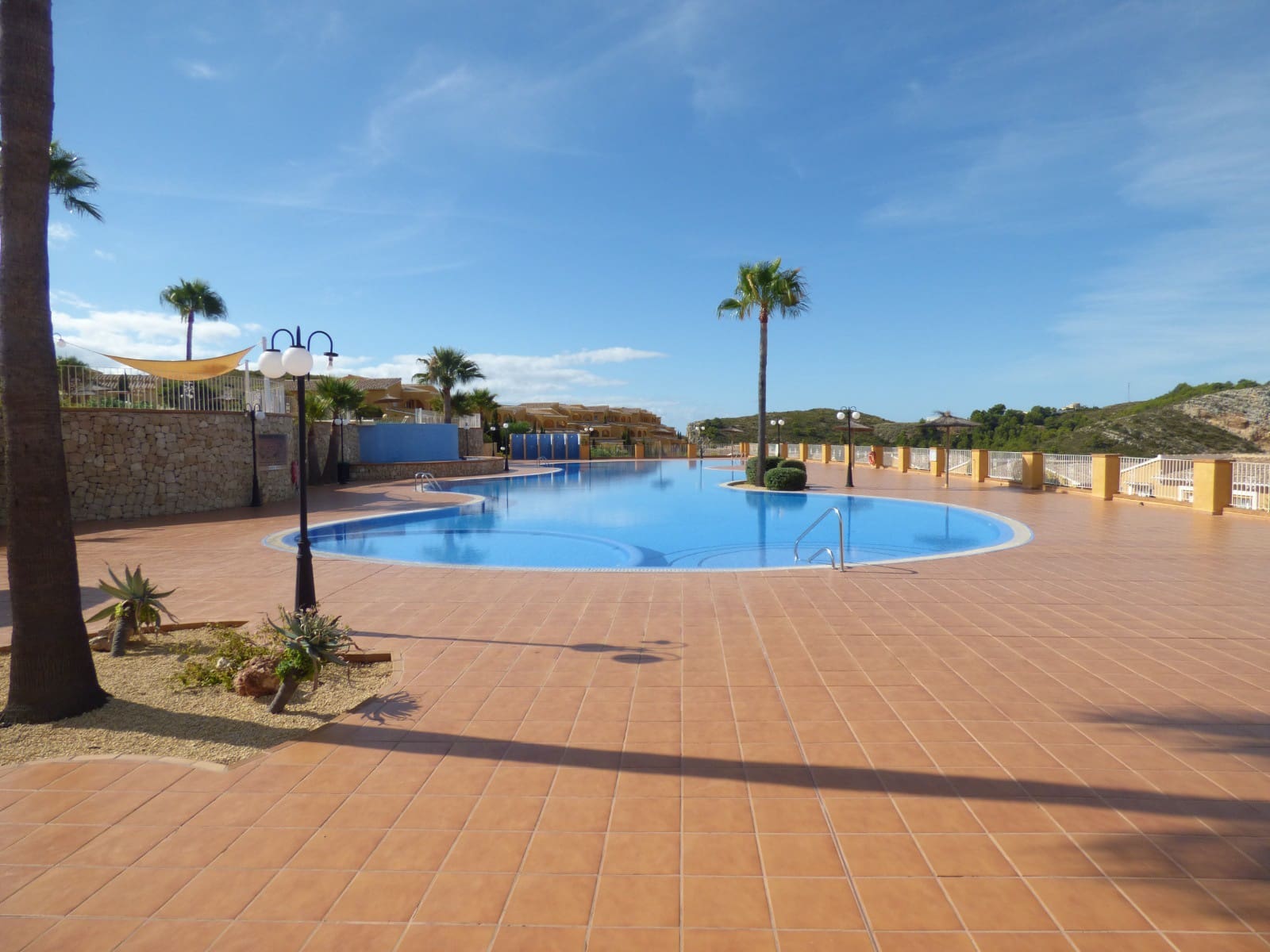 4 slaapkamer Villa te huur in Benitachell / Benitatxell met zwembad garage - € 2.400 (Ref: 9880597)