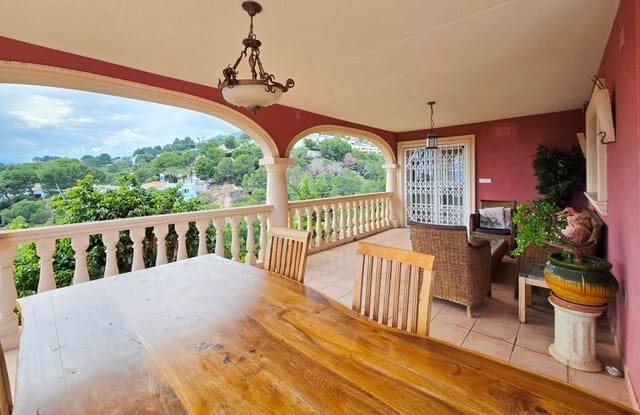 3 bedroom Villa for sale in Altea with pool garage - € 790,000 (Ref: 9912409)