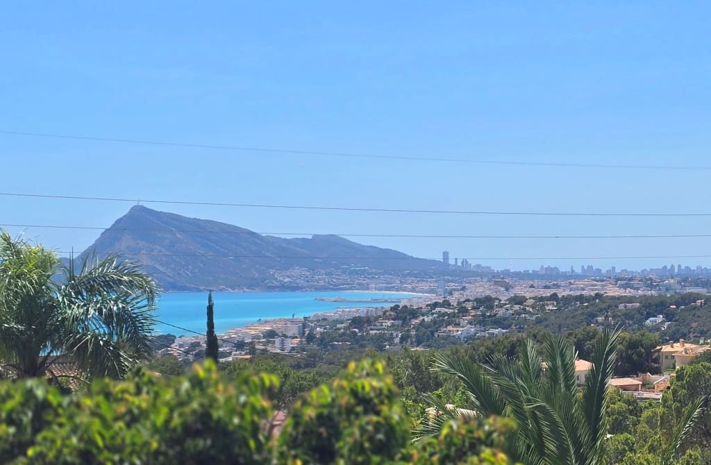 3 bedroom Villa for sale in Altea with pool garage - € 790,000 (Ref: 9912409)
