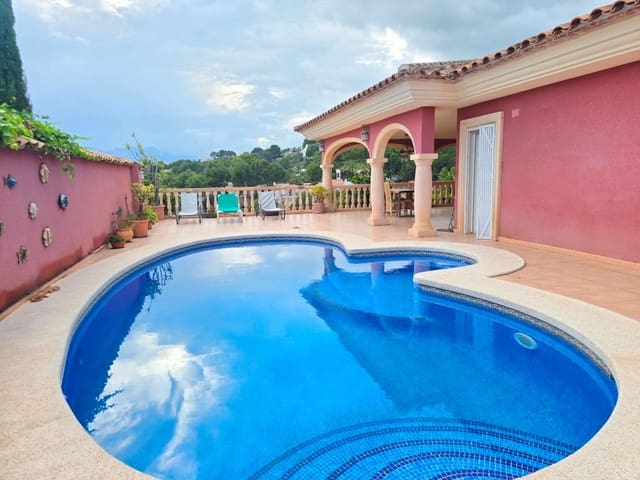 3 bedroom Villa for sale in Altea with pool garage - € 790,000 (Ref: 9912409)