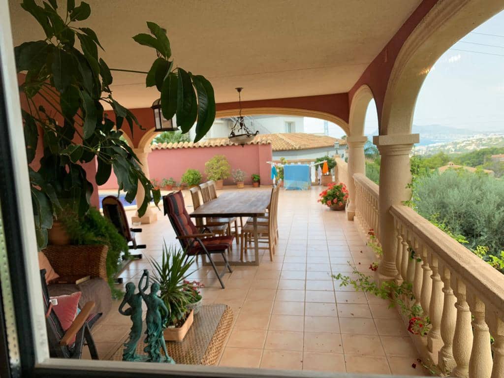 3 bedroom Villa for sale in Altea with pool garage - € 790,000 (Ref: 9912409)