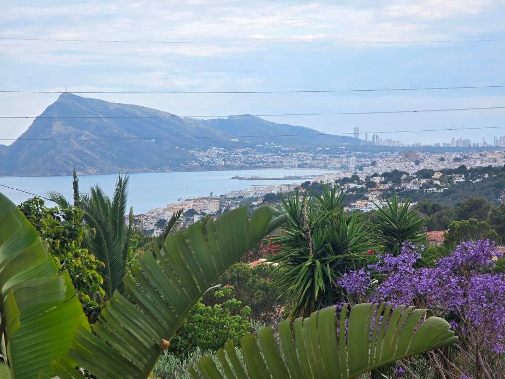 3 bedroom Villa for sale in Altea with pool garage - € 790,000 (Ref: 9912409)