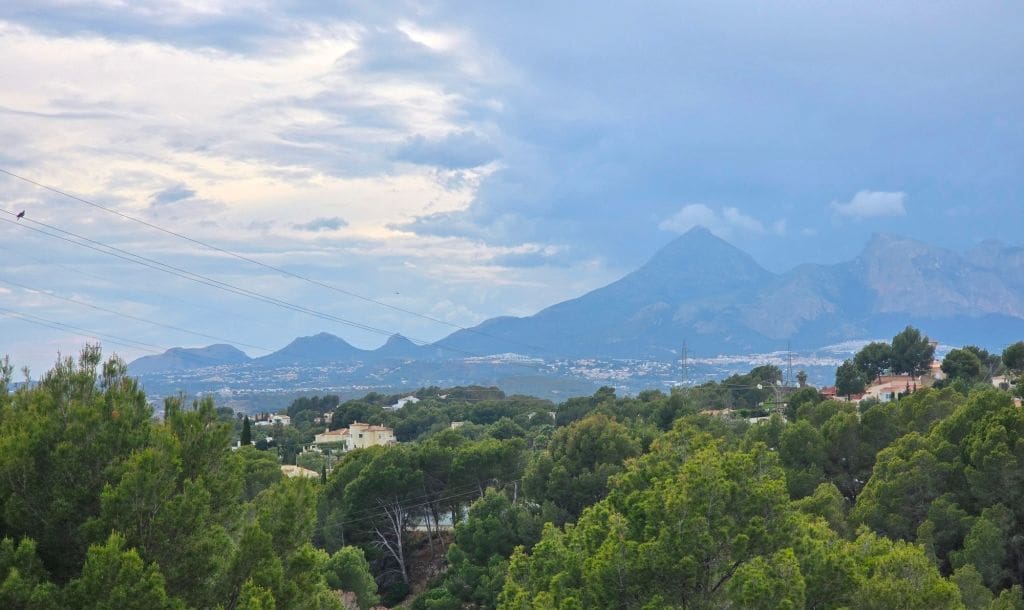 3 bedroom Villa for sale in Altea with pool garage - € 790,000 (Ref: 9912409)