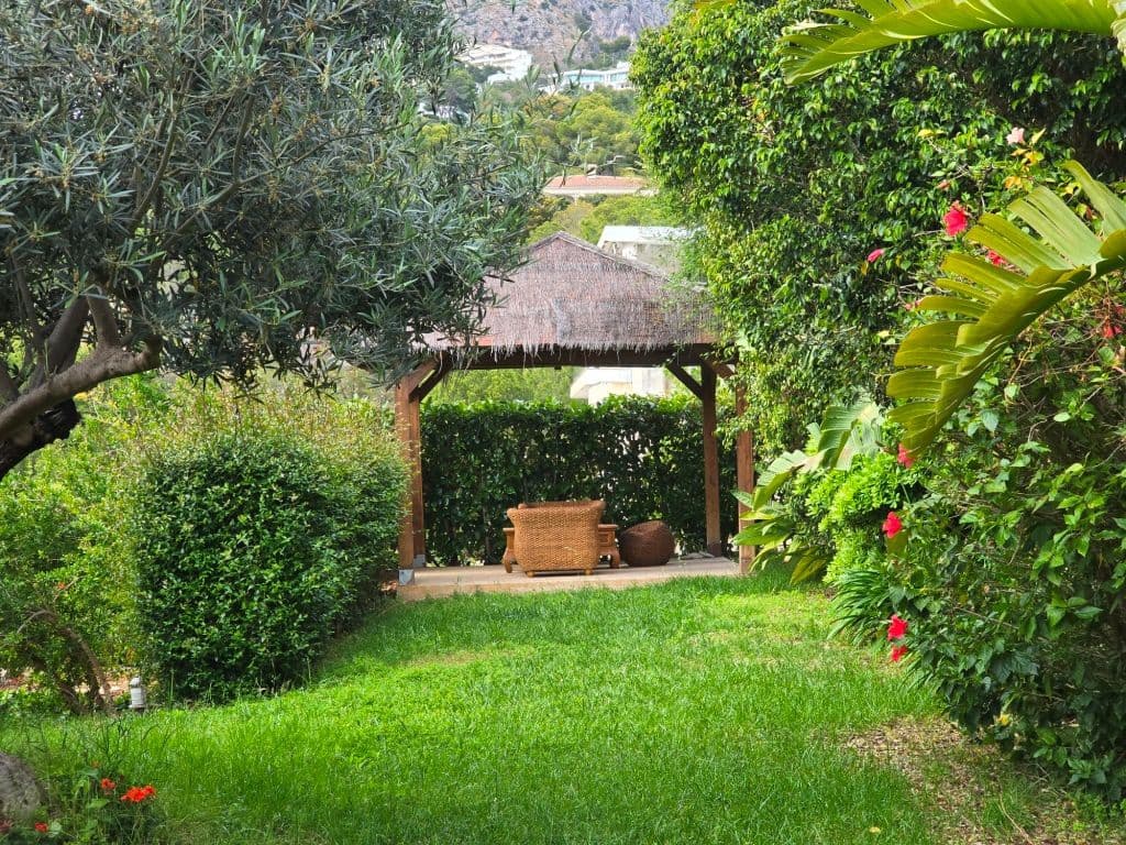 3 bedroom Villa for sale in Altea with pool garage - € 790,000 (Ref: 9912409)