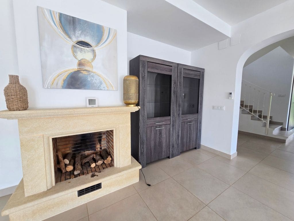 4 quarto Moradia para arrendar em Moraira com piscina garagem - 3 000 € (Ref: 9986277)