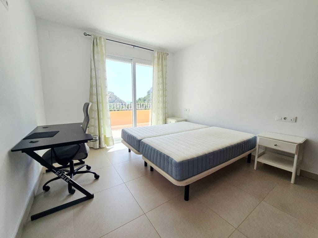 4 quarto Moradia para arrendar em Moraira com piscina garagem - 3 000 € (Ref: 9986277)