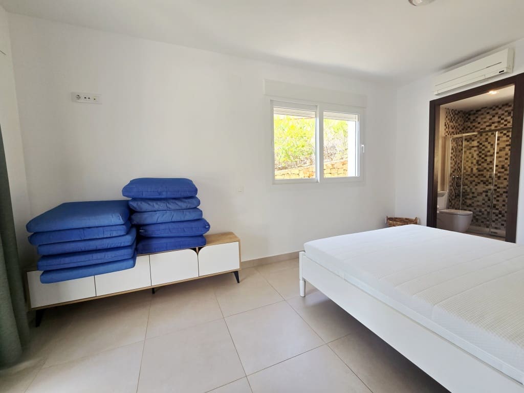 4 quarto Moradia para arrendar em Moraira com piscina garagem - 3 000 € (Ref: 9986277)