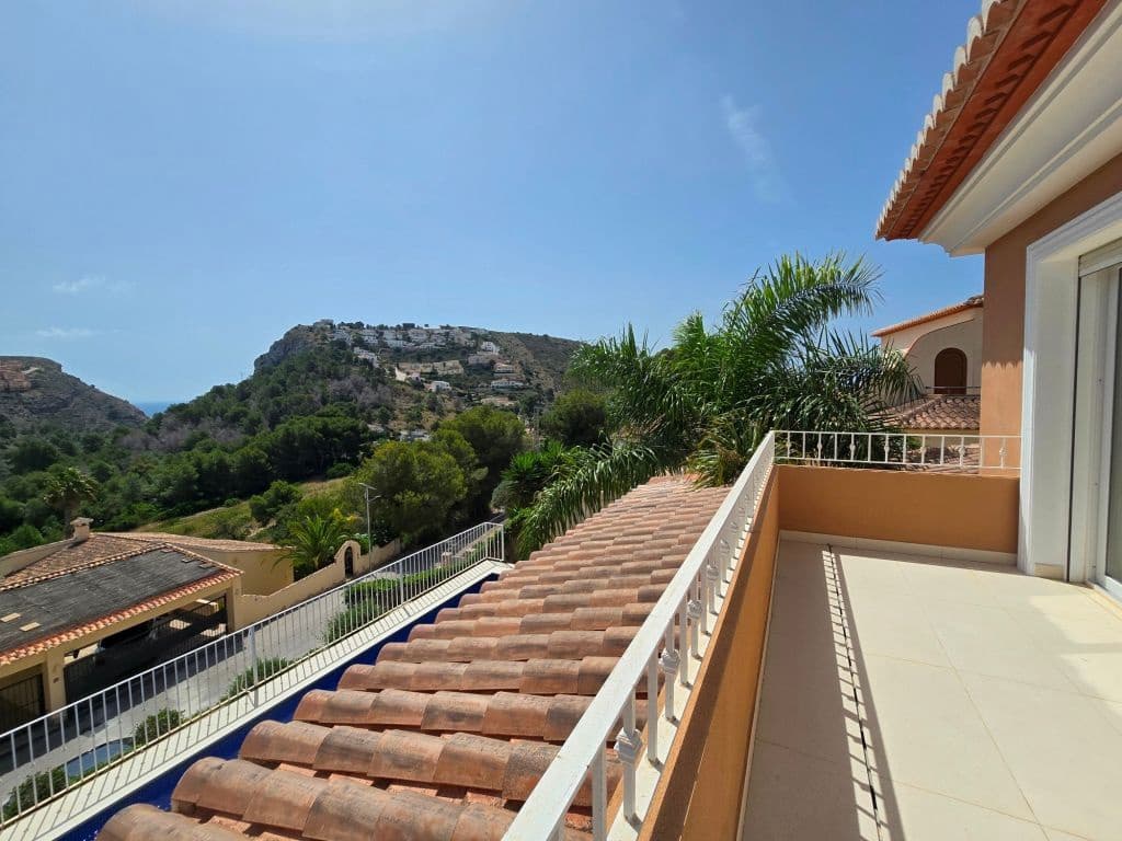 4 quarto Moradia para arrendar em Moraira com piscina garagem - 3 000 € (Ref: 9986277)