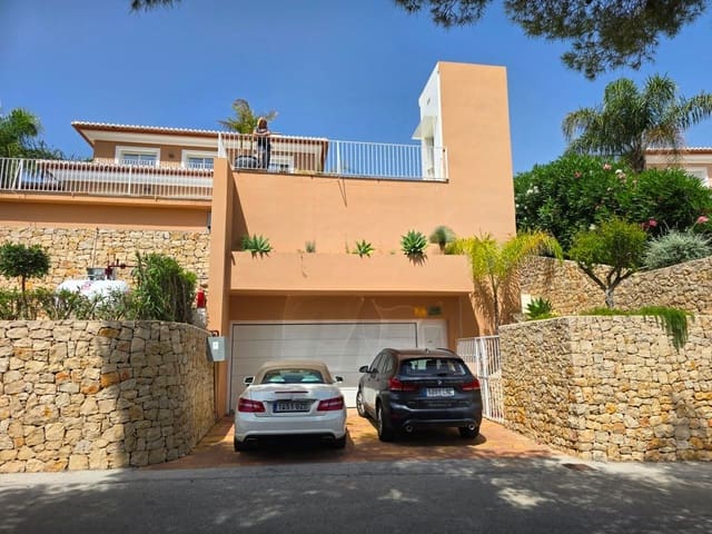 4 quarto Moradia para arrendar em Moraira, Teulada-Moraira com piscina garagem - 3 000 € (Ref: 9986277)