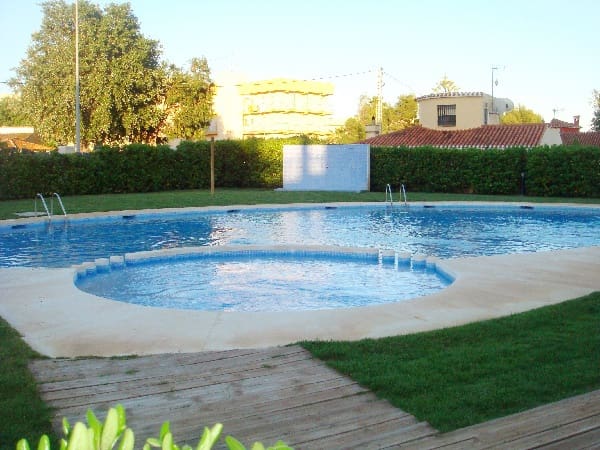 Appartement de 2 chambres à louer à Denia avec piscine - 900 € (Ref: 9986280)