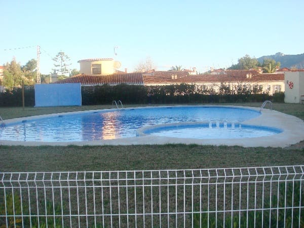 Appartement de 2 chambres à louer à Denia avec piscine - 900 € (Ref: 9986280)