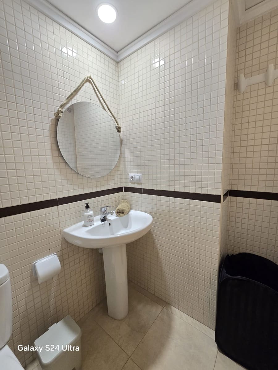 Appartement de 2 chambres à louer à Denia avec piscine - 900 € (Ref: 9986280)