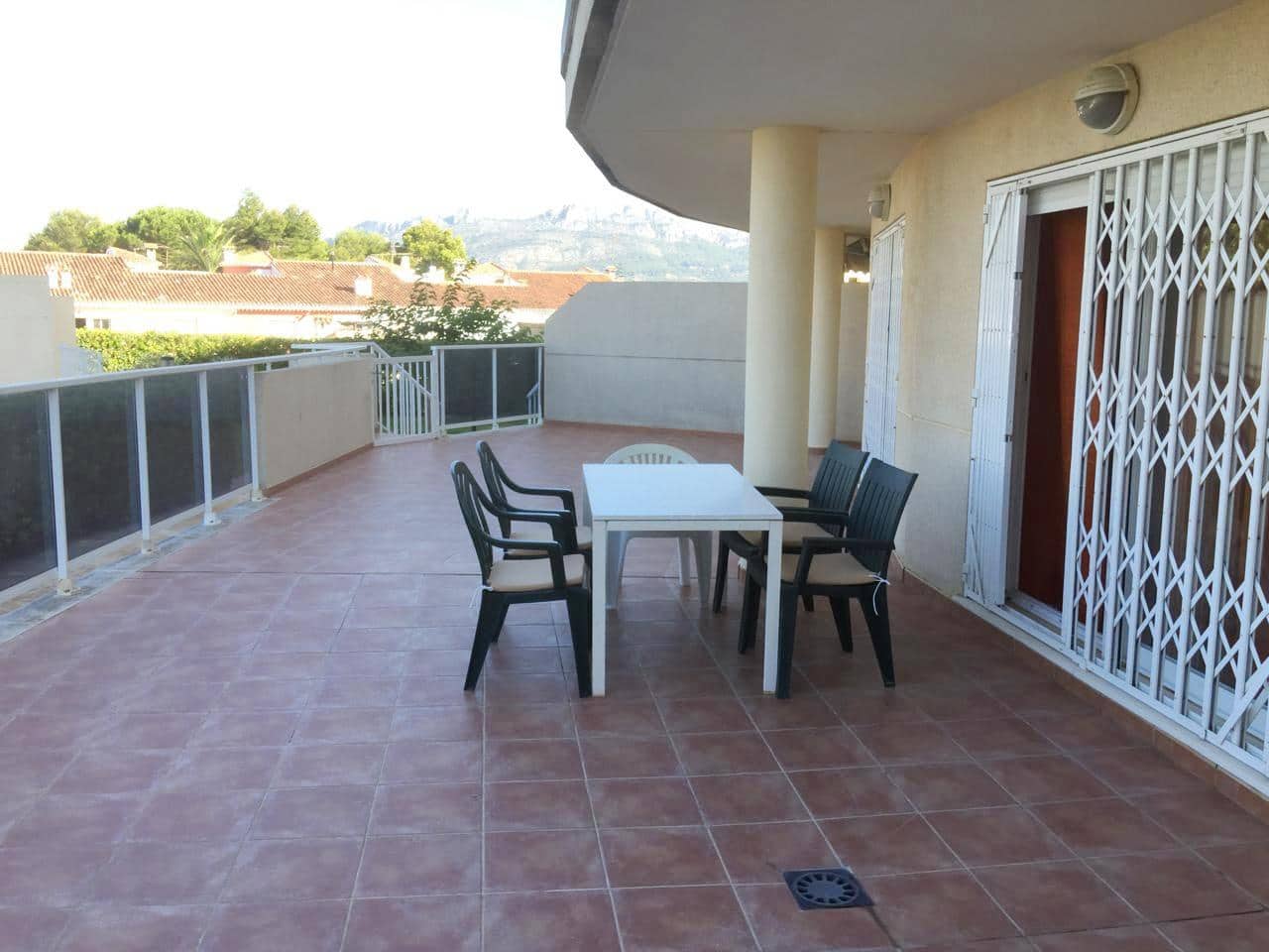 Appartement de 2 chambres à louer à Denia avec piscine - 900 € (Ref: 9986280)