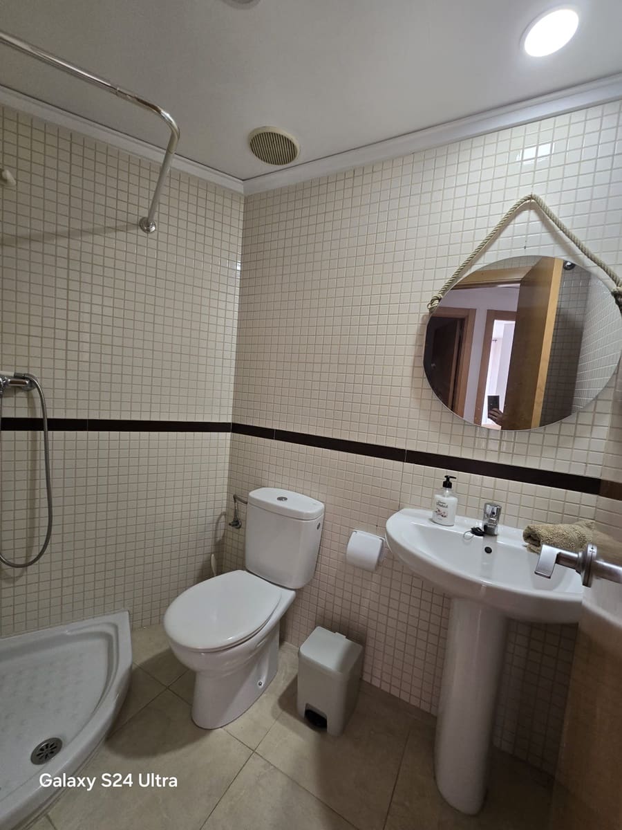 Appartement de 2 chambres à louer à Denia avec piscine - 900 € (Ref: 9986280)