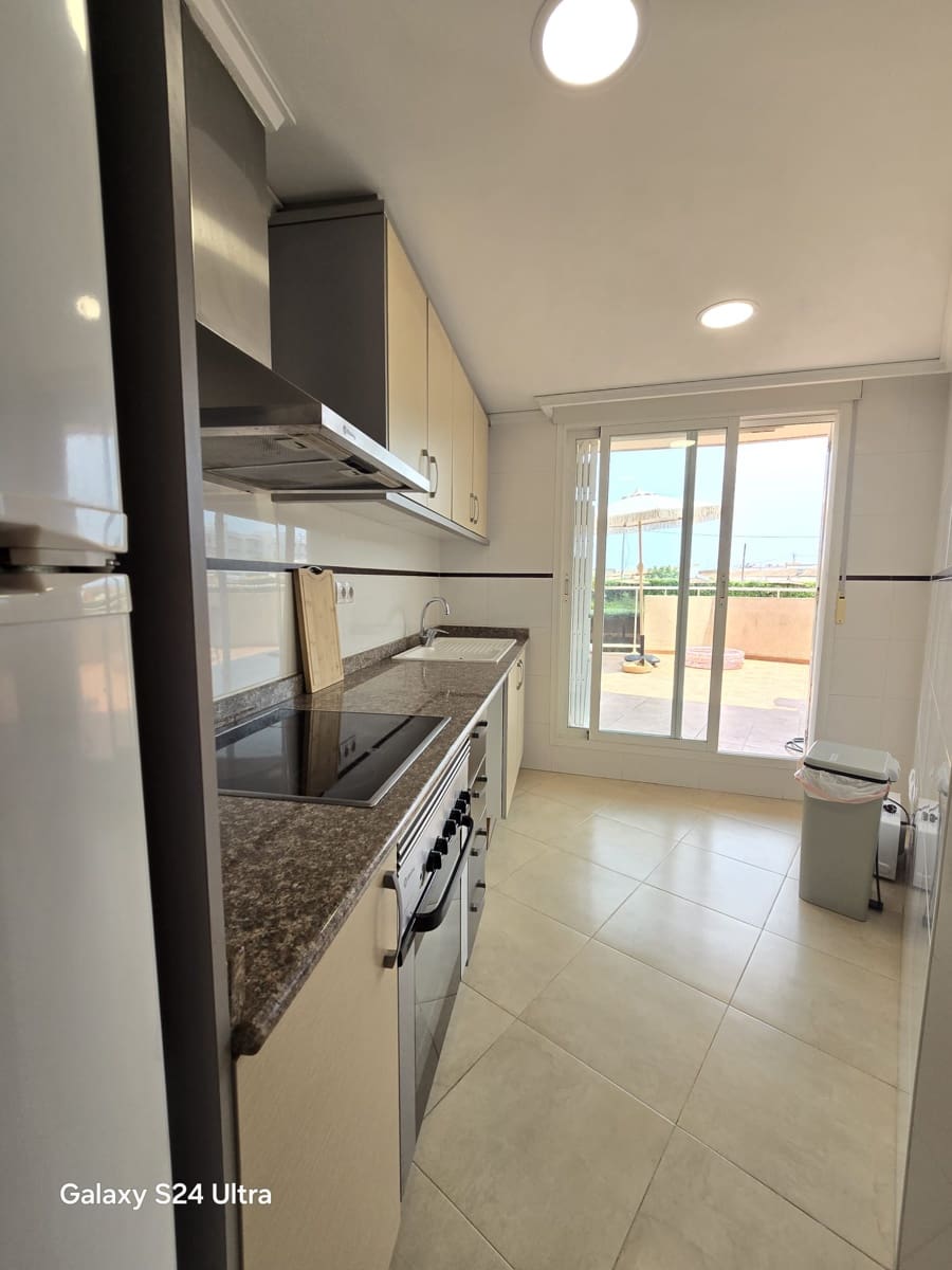 Appartement de 2 chambres à louer à Denia avec piscine - 900 € (Ref: 9986280)