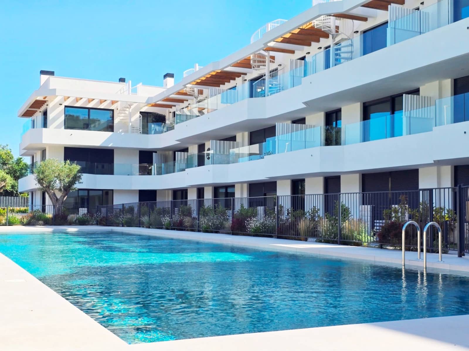 Appartement de 3 chambres à louer à Javea / Xabia avec piscine garage - 2 000 € (Ref: 9986281)