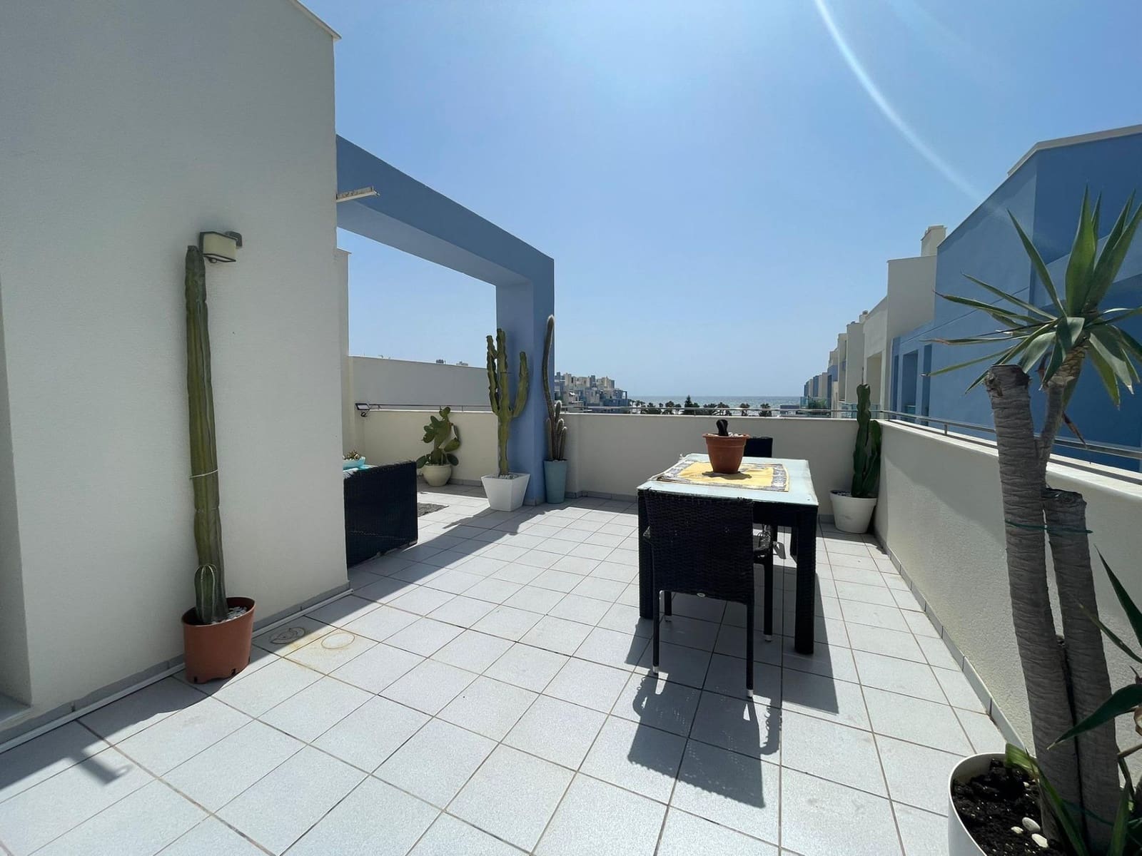 2 chambre Appartement à vendre à Roquetas de Mar avec piscine garage - 249 900 € (Ref: 9458644)