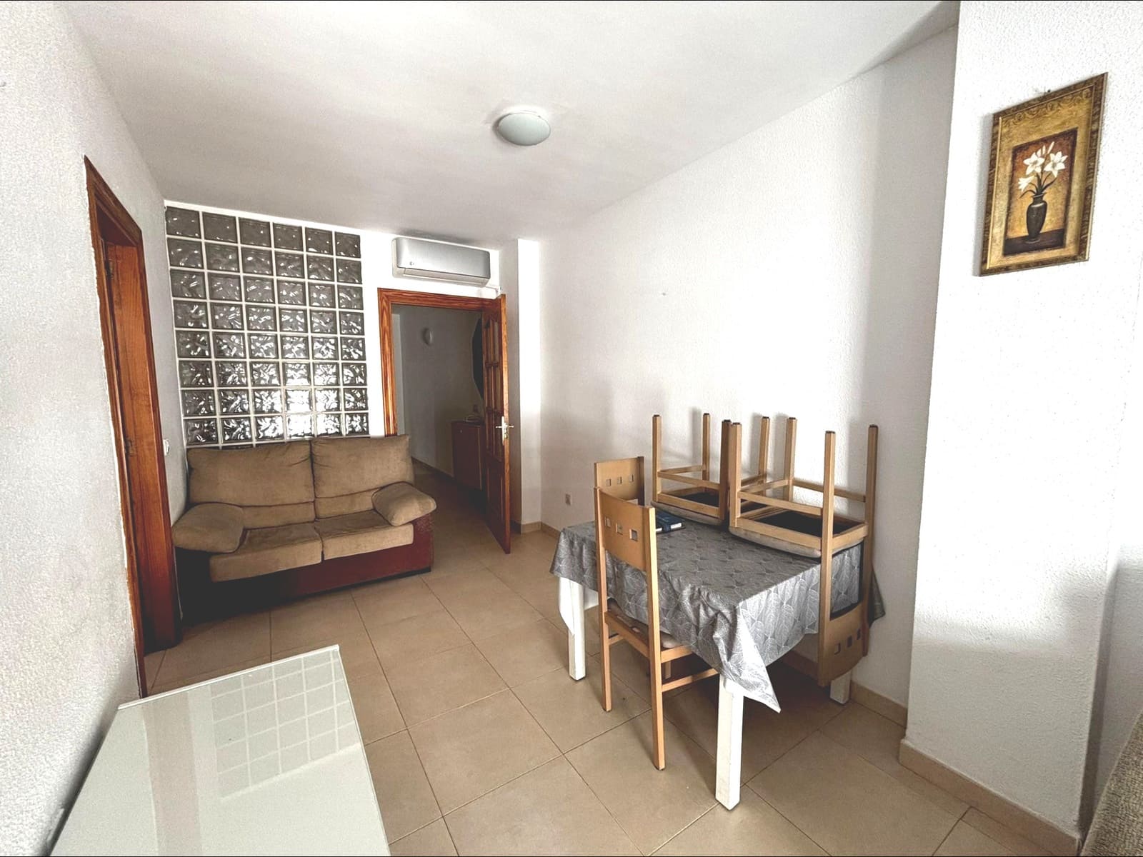 2 bedroom Flat for sale in Roquetas de Mar with garage - € 119,900 (Ref: 9458645)