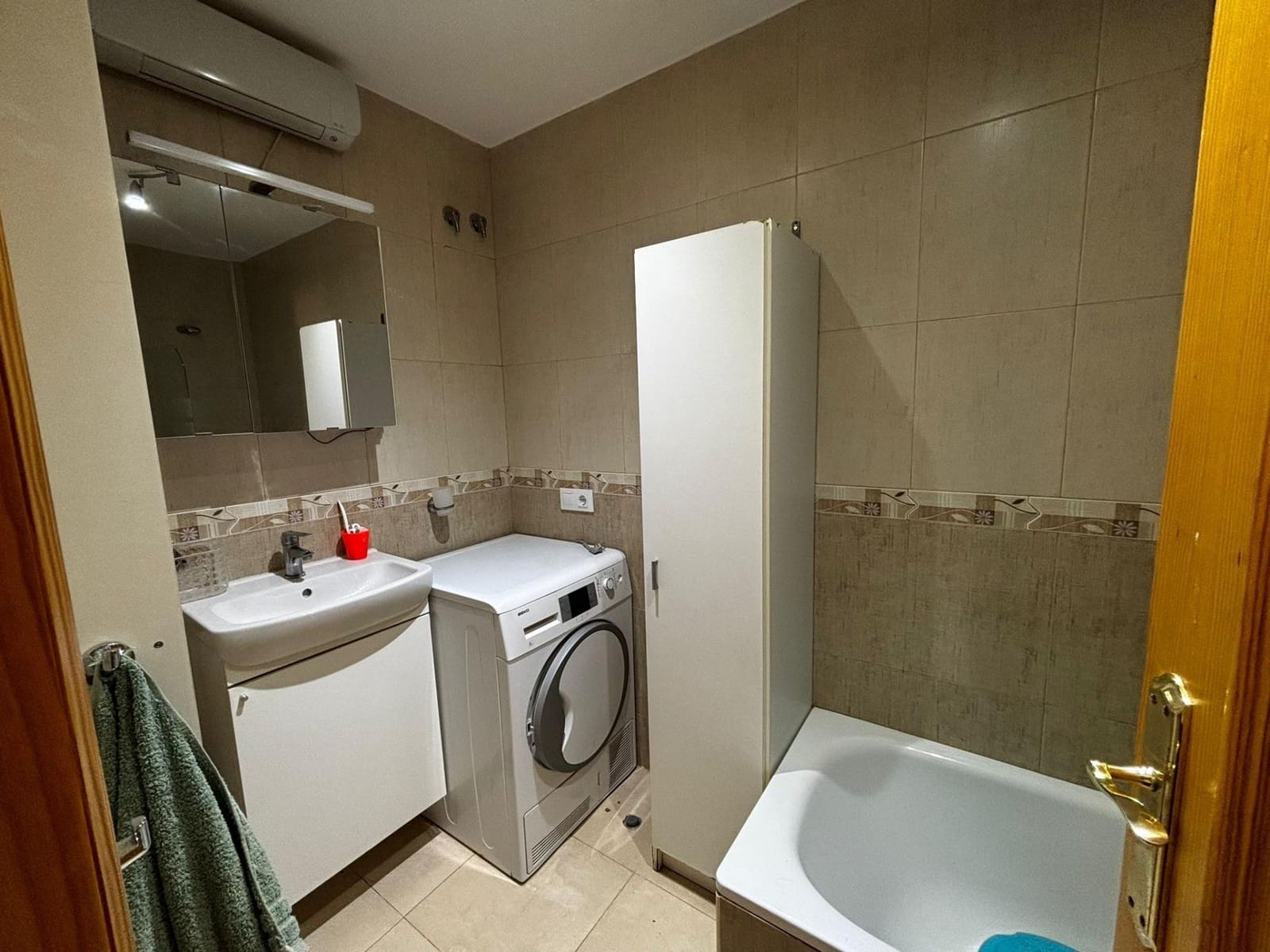 2 bedroom Flat for sale in Roquetas de Mar with garage - € 119,900 (Ref: 9458645)