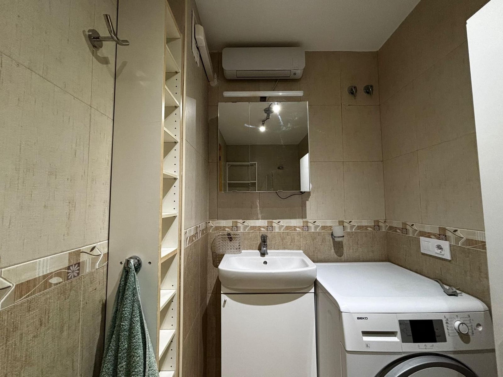 2 bedroom Flat for sale in Roquetas de Mar with garage - € 119,900 (Ref: 9458645)