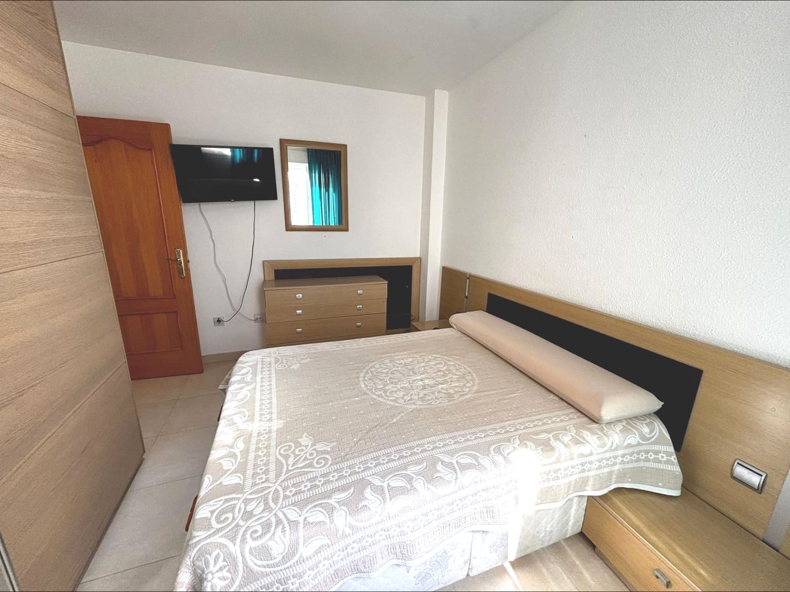 2 bedroom Flat for sale in Roquetas de Mar with garage - € 119,900 (Ref: 9458645)