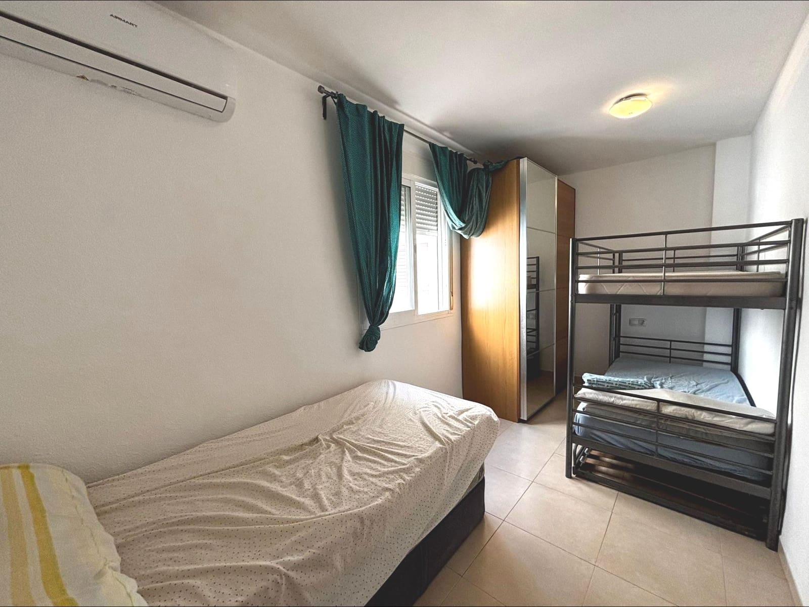 2 bedroom Flat for sale in Roquetas de Mar with garage - € 119,900 (Ref: 9458645)