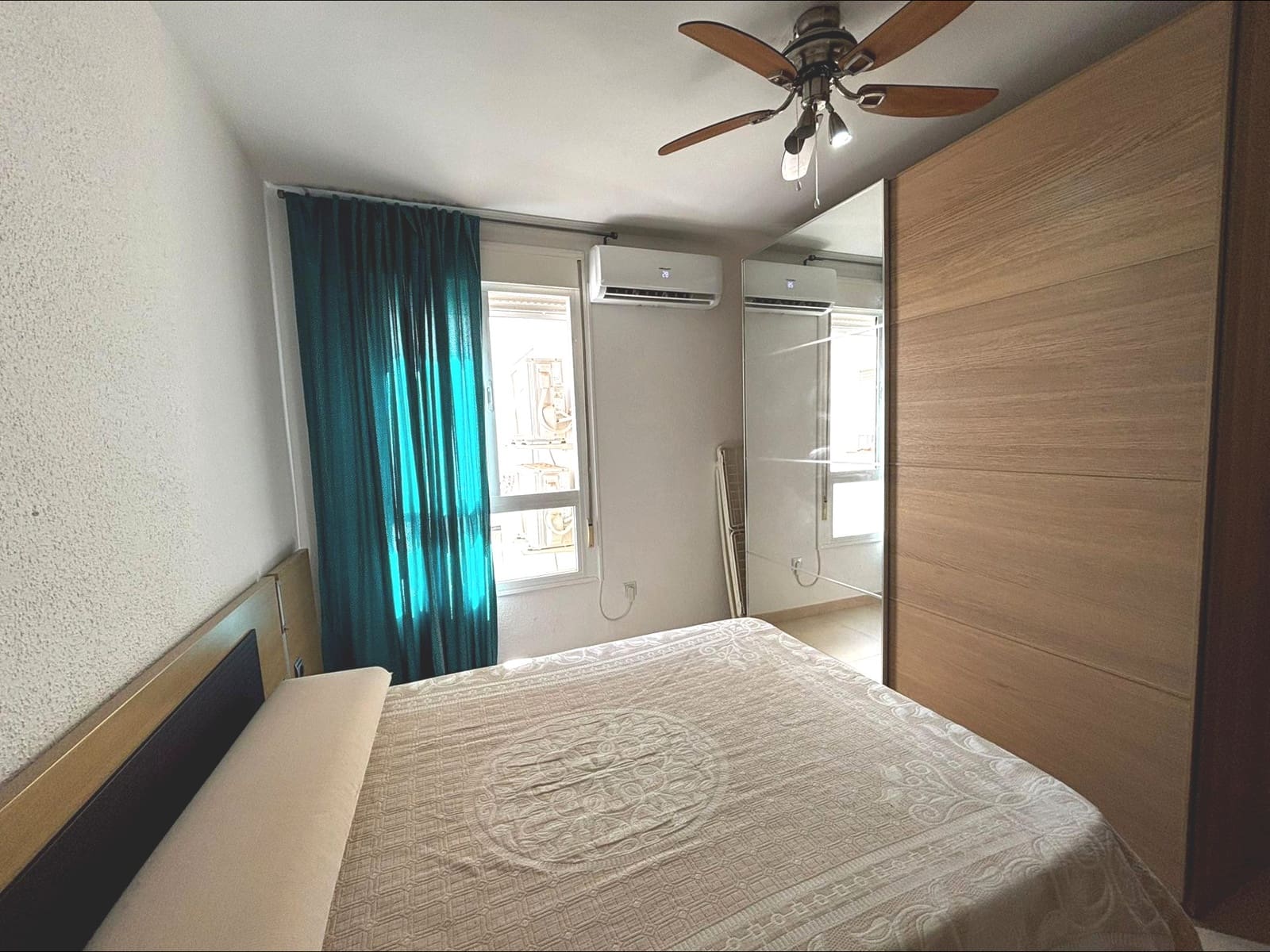 2 bedroom Flat for sale in Roquetas de Mar with garage - € 119,900 (Ref: 9458645)