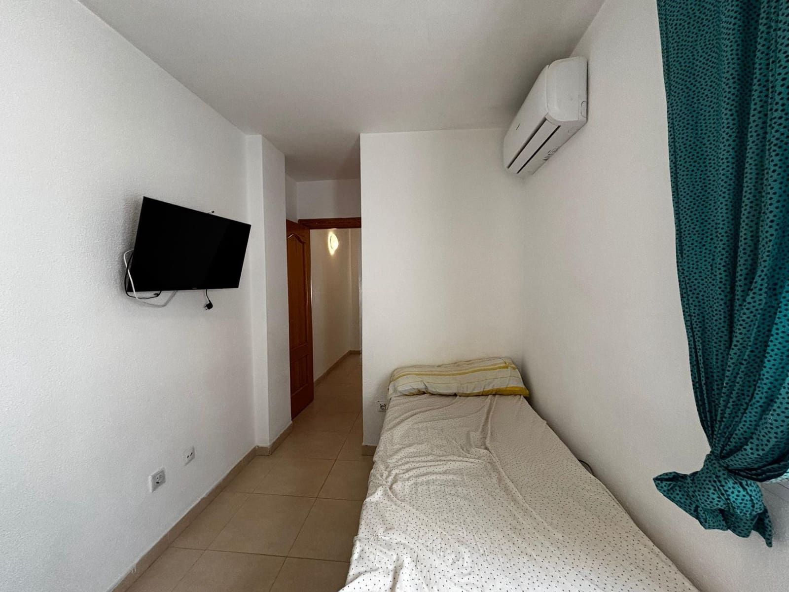 2 bedroom Flat for sale in Roquetas de Mar with garage - € 119,900 (Ref: 9458645)