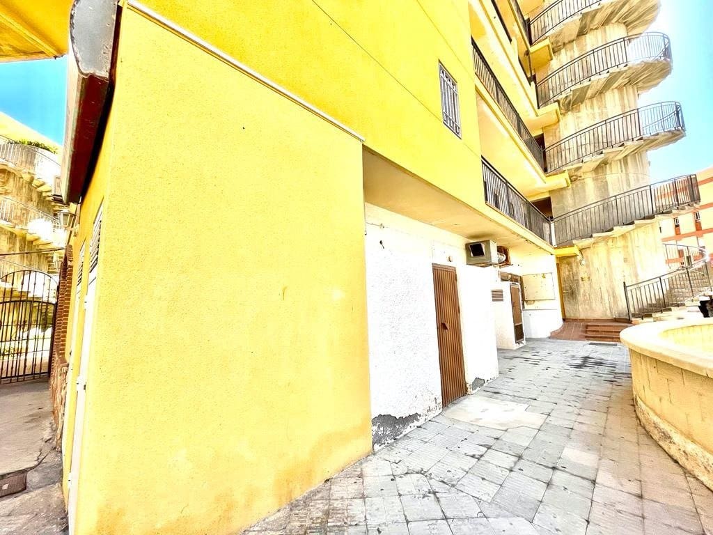 Kommersiell til salgs i Roquetas de Mar - € 115 324 (Ref: 9458649)