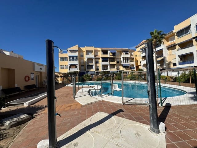 2 makuuhuone Asunto myytävänä paikassa Roquetas de Mar mukana uima-altaan - 169 000 € (Ref: 9458651)