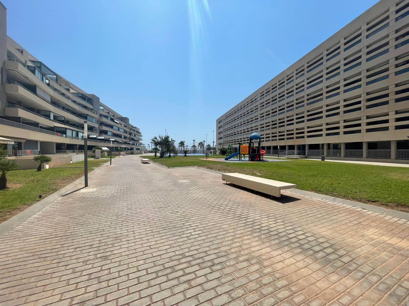 2 sypialnia Apartament na sprzedaż w Roquetas de Mar z basenem - 231 500 € (Ref: 9458652)