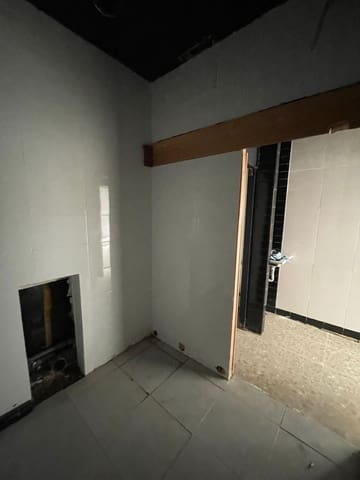 3 slaapkamer Commercieel te koop in Roquetas de Mar - € 140.000 (Ref: 9458654)