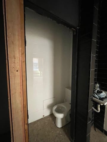 3 slaapkamer Commercieel te koop in Roquetas de Mar - € 140.000 (Ref: 9458654)