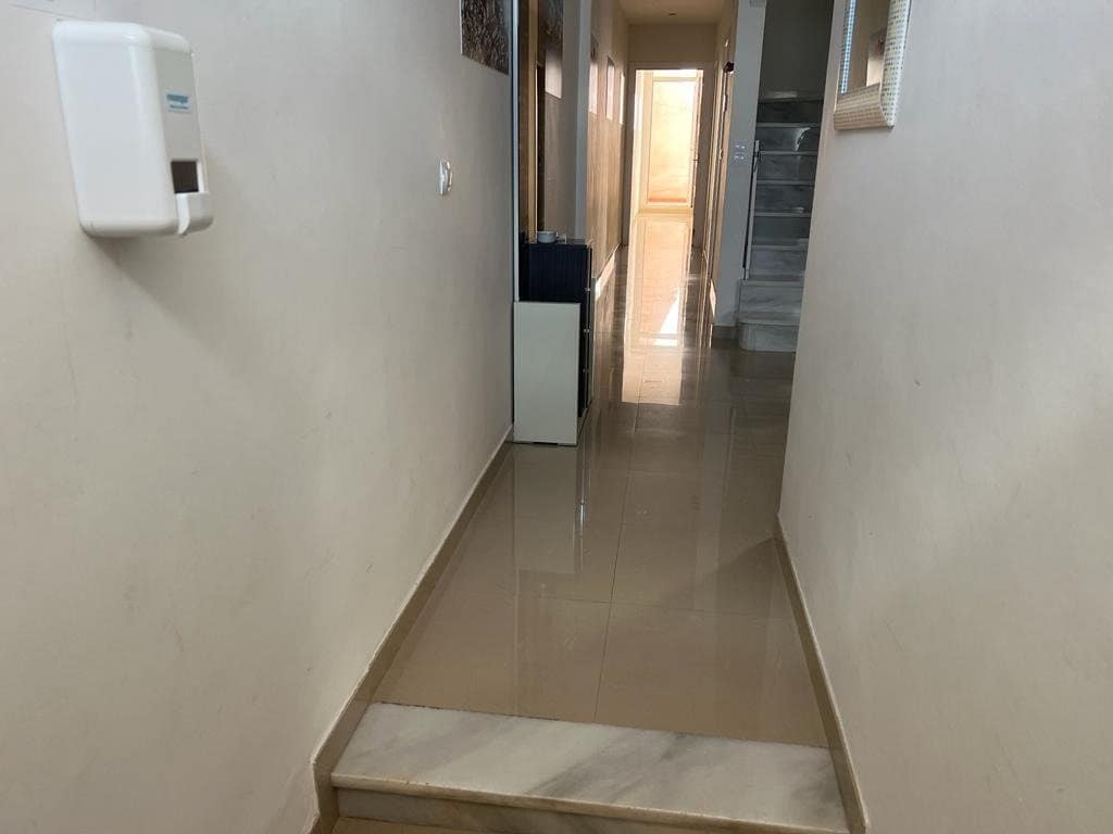 5 slaapkamer Huis te koop in Roquetas de Mar - € 265.000 (Ref: 9458655)