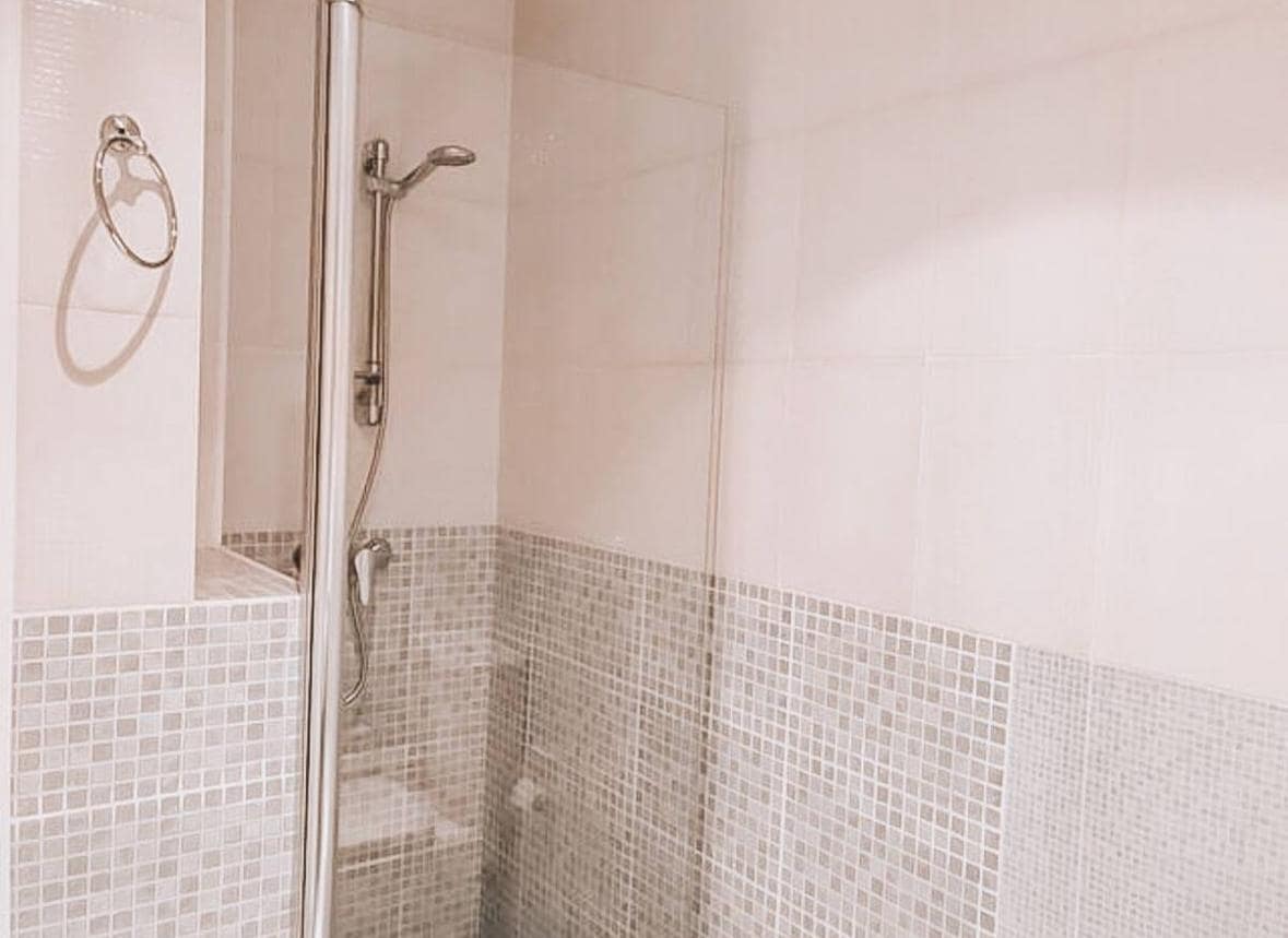 2 soverom Leilighet til salgs i Roquetas de Mar med svømmebasseng garasje - € 170 000 (Ref: 9458659)