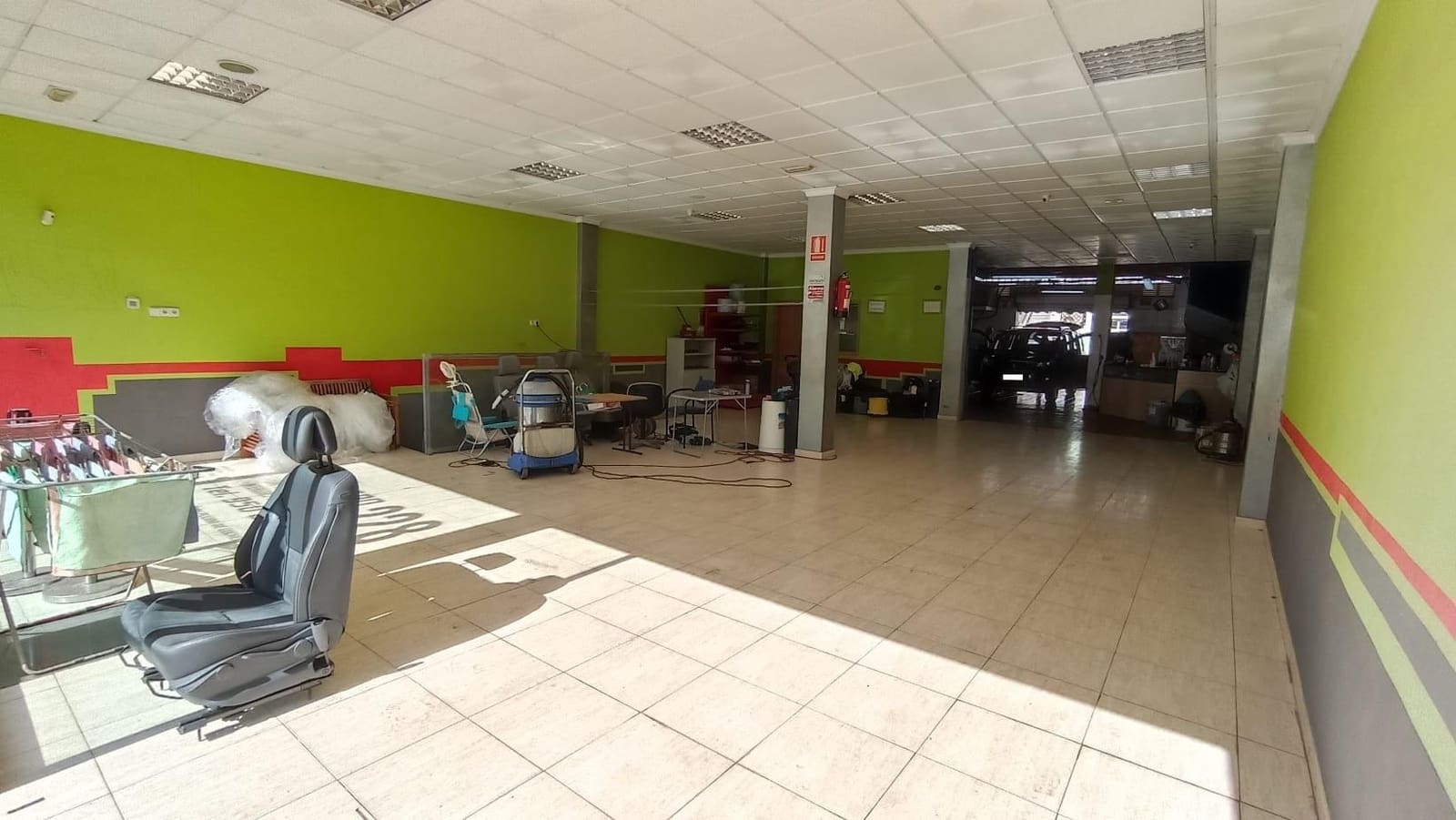 Local Comercial en Roquetas de Mar en venta con garaje - 250.000 € (Ref: 9458664)