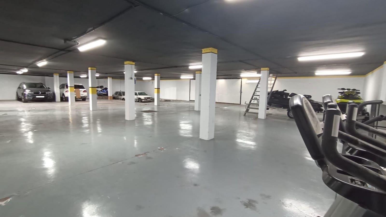 Local Comercial en Roquetas de Mar en venta con garaje - 250.000 € (Ref: 9458664)