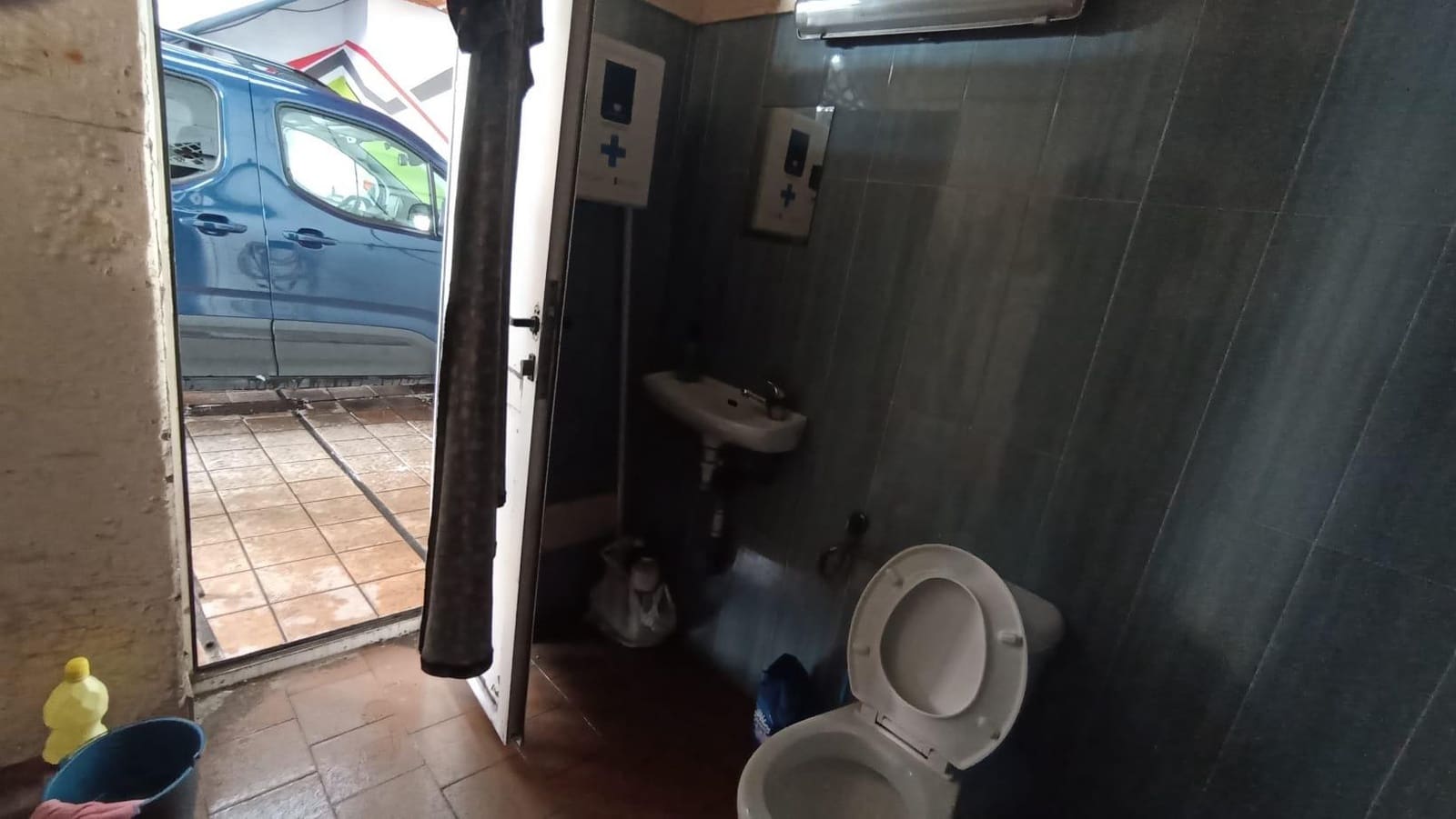 Local Comercial en Roquetas de Mar en venta con garaje - 250.000 € (Ref: 9458664)