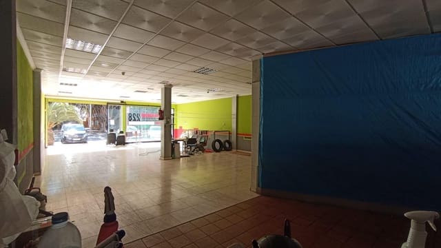 Local Comercial en Roquetas de Mar en venta con garaje - 250.000 € (Ref: 9458664)