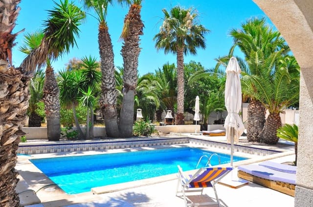 5 makuuhuone Huvila myytävänä paikassa El Parador de las Hortichuelas, Roquetas de Mar mukana 
autotalli - 650 000 € (Ref: 9458665)