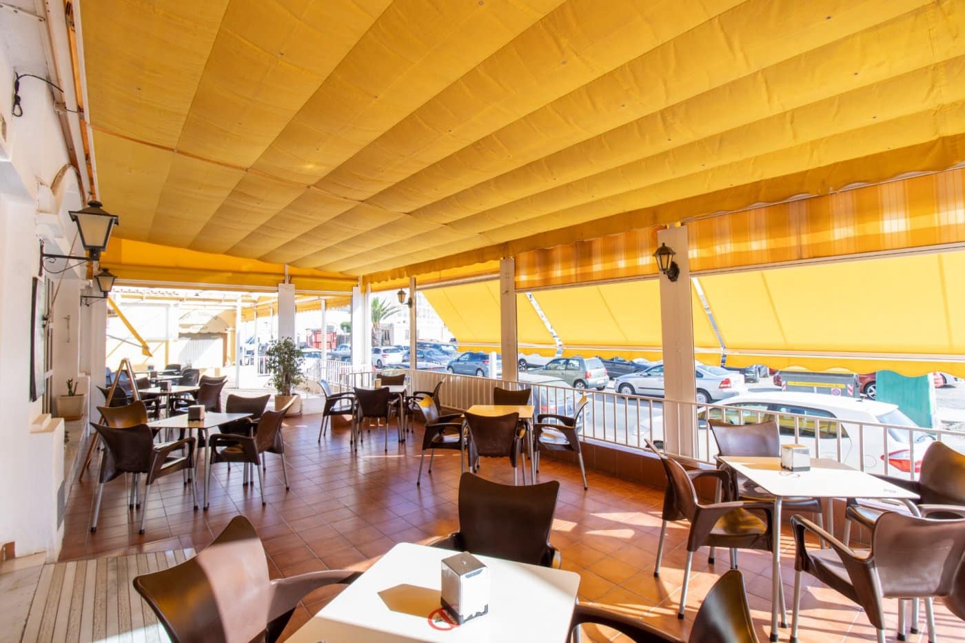 Commercial for sale in Roquetas de Mar - € 122,000 (Ref: 9458667)