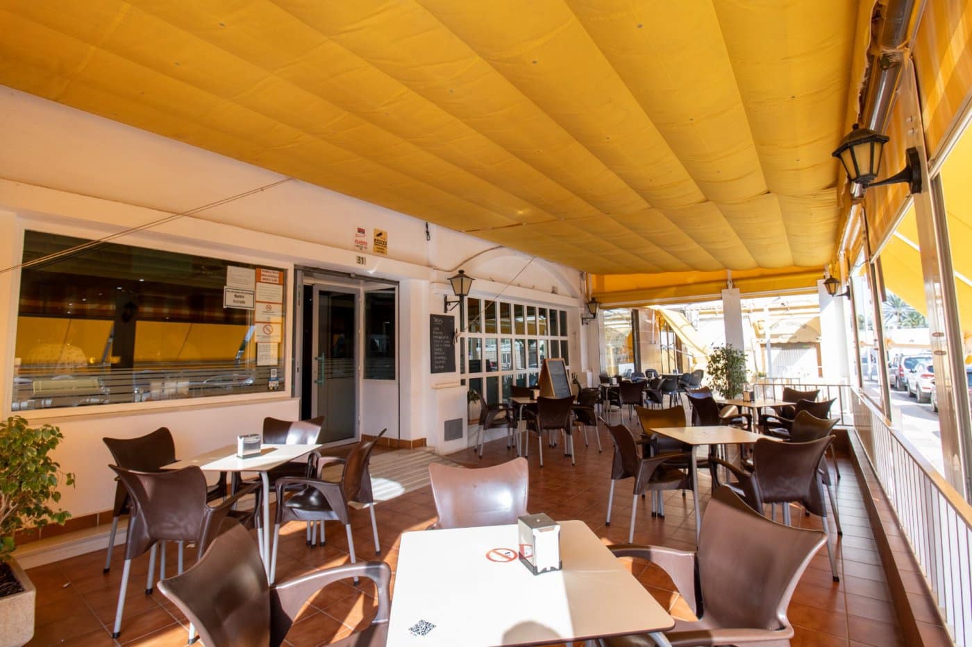 Commercial for sale in Roquetas de Mar - € 122,000 (Ref: 9458667)