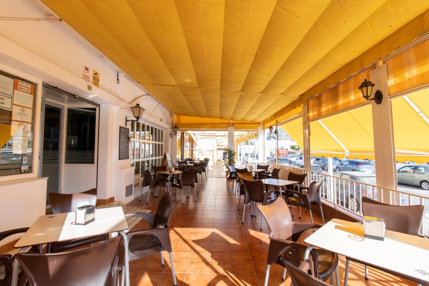 Commercial for sale in Roquetas de Mar - € 122,000 (Ref: 9458667)