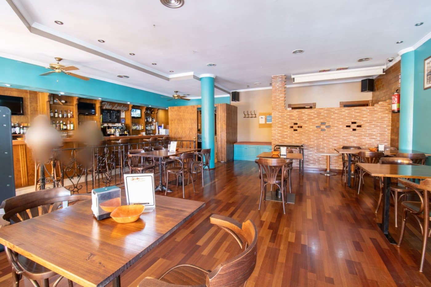 Commercial for sale in Roquetas de Mar - € 122,000 (Ref: 9458667)