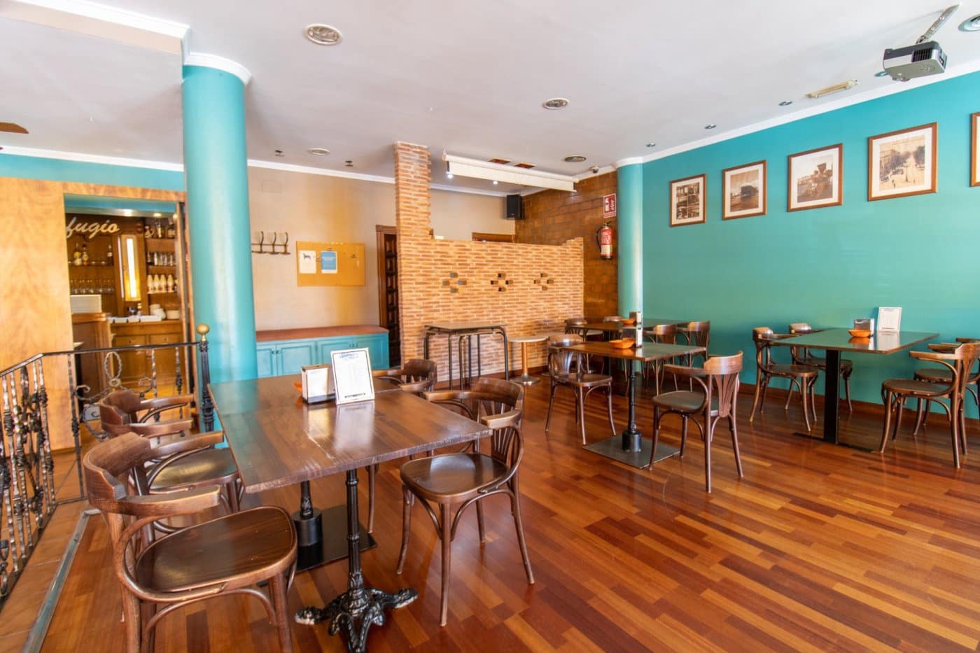 Commercial for sale in Roquetas de Mar - € 122,000 (Ref: 9458667)