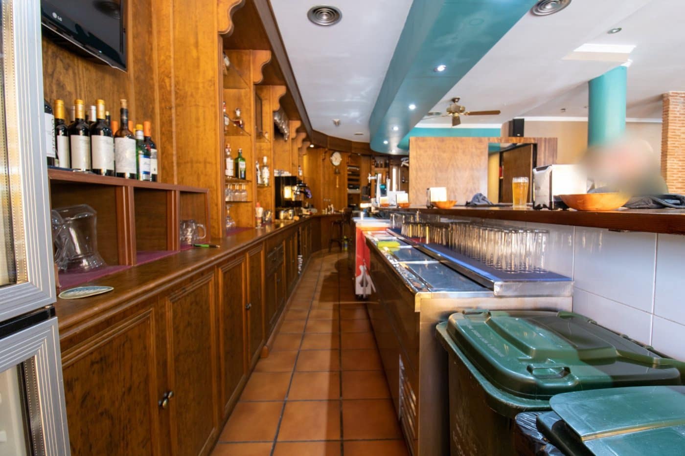 Commercial for sale in Roquetas de Mar - € 122,000 (Ref: 9458667)