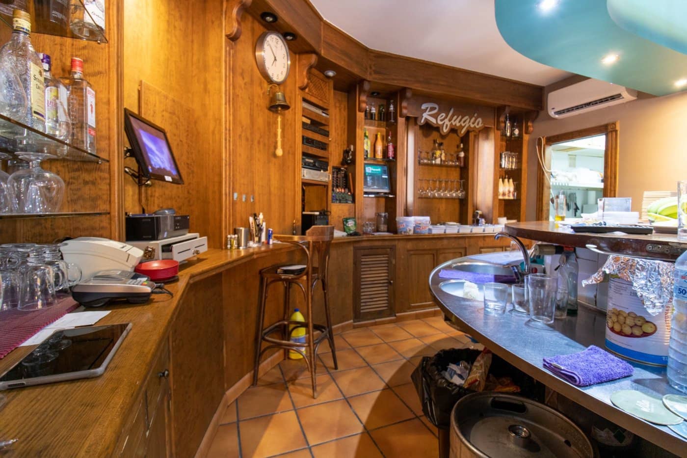 Commercial for sale in Roquetas de Mar - € 122,000 (Ref: 9458667)